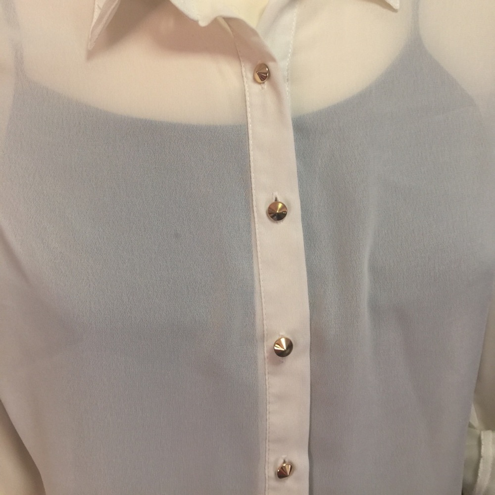 Sheer Buttoned Blouse - Picture 4 of 5