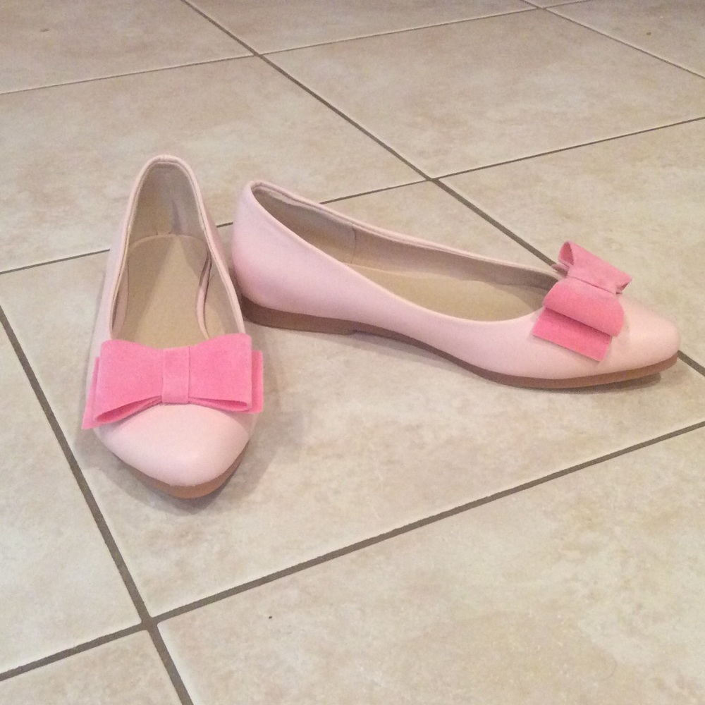 Super cute pink flats