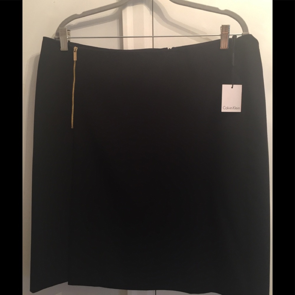 NWT, Calvin Klein classic black skirt.