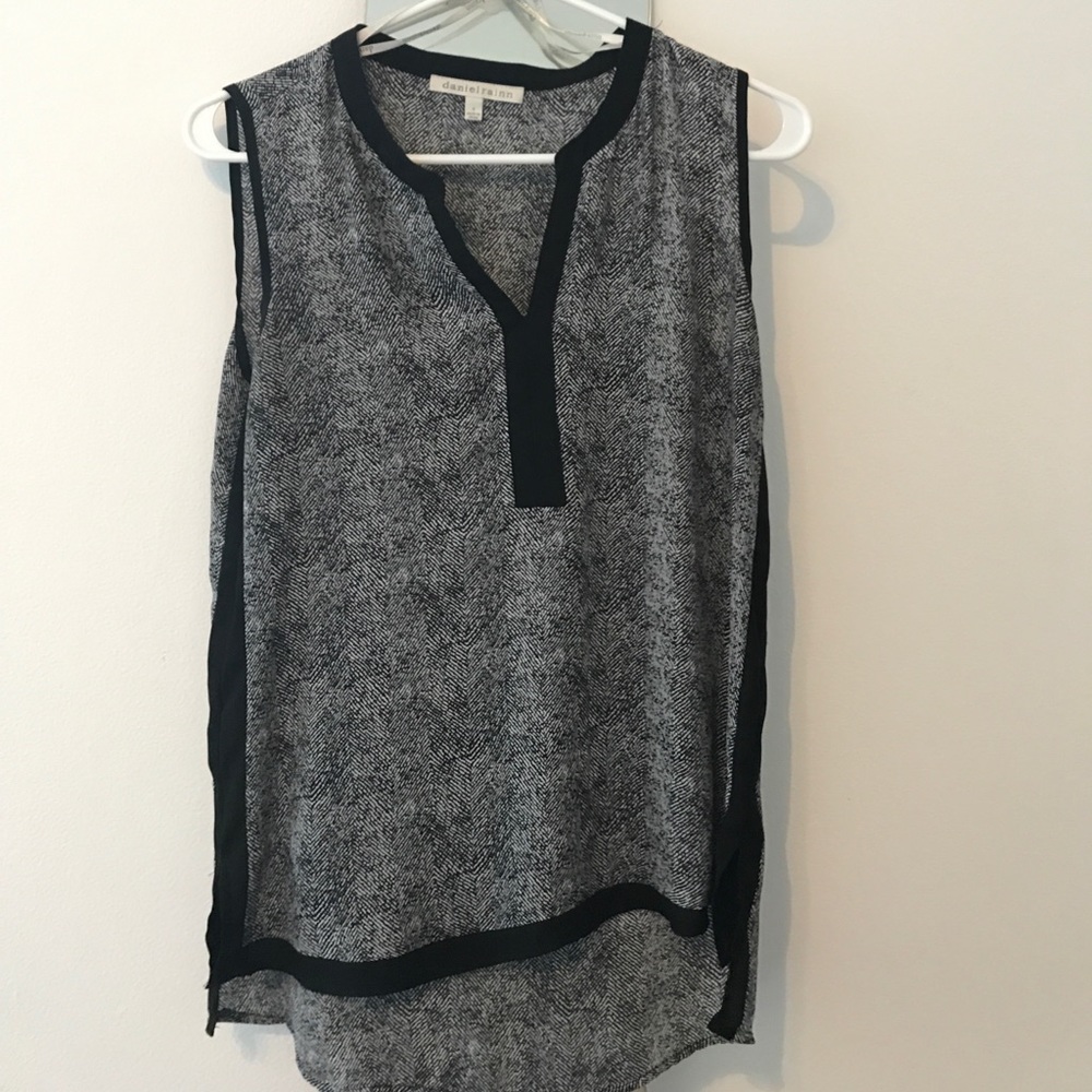 Black & white blouse