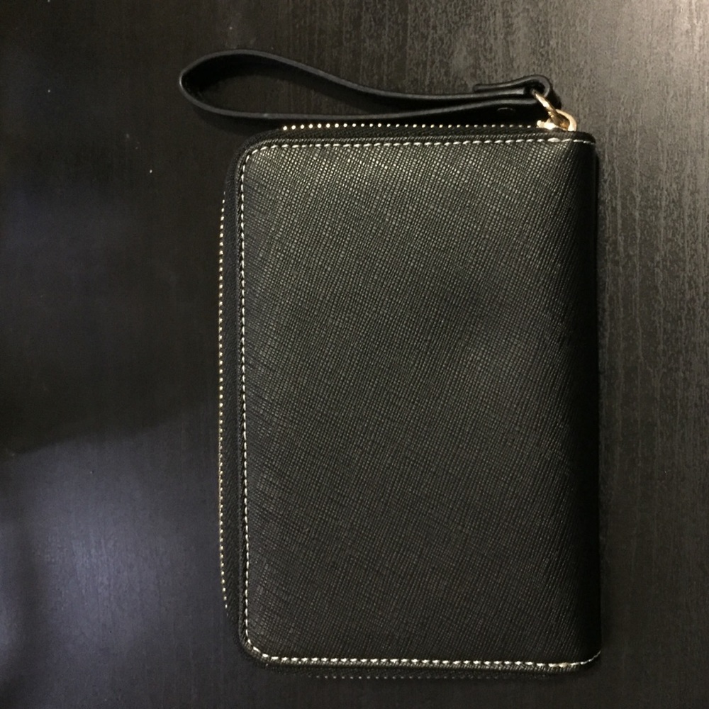 Neiman Marcus Zip Around leather wallet/wristlet