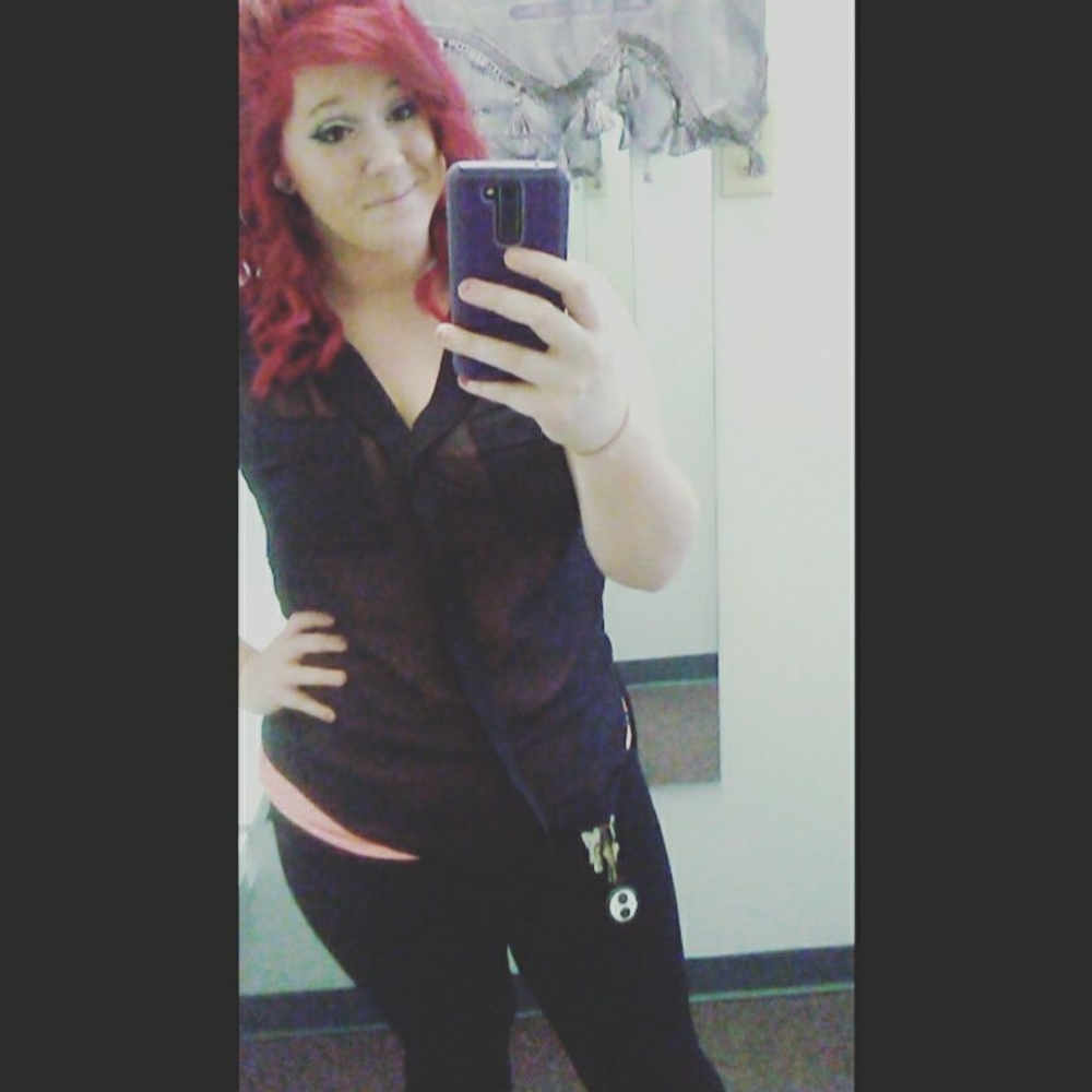 Meet your Posher, Macie