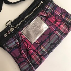 Coach poppy small cross body bag. Only used once.