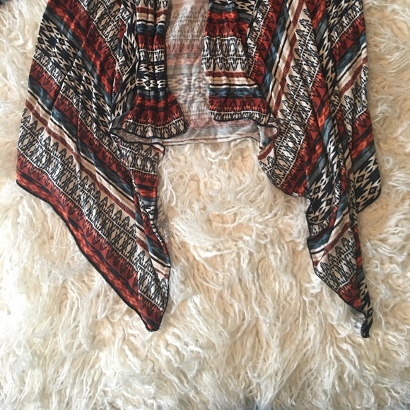 Aztec pattern shall/Cardigan - Picture 4 of 4