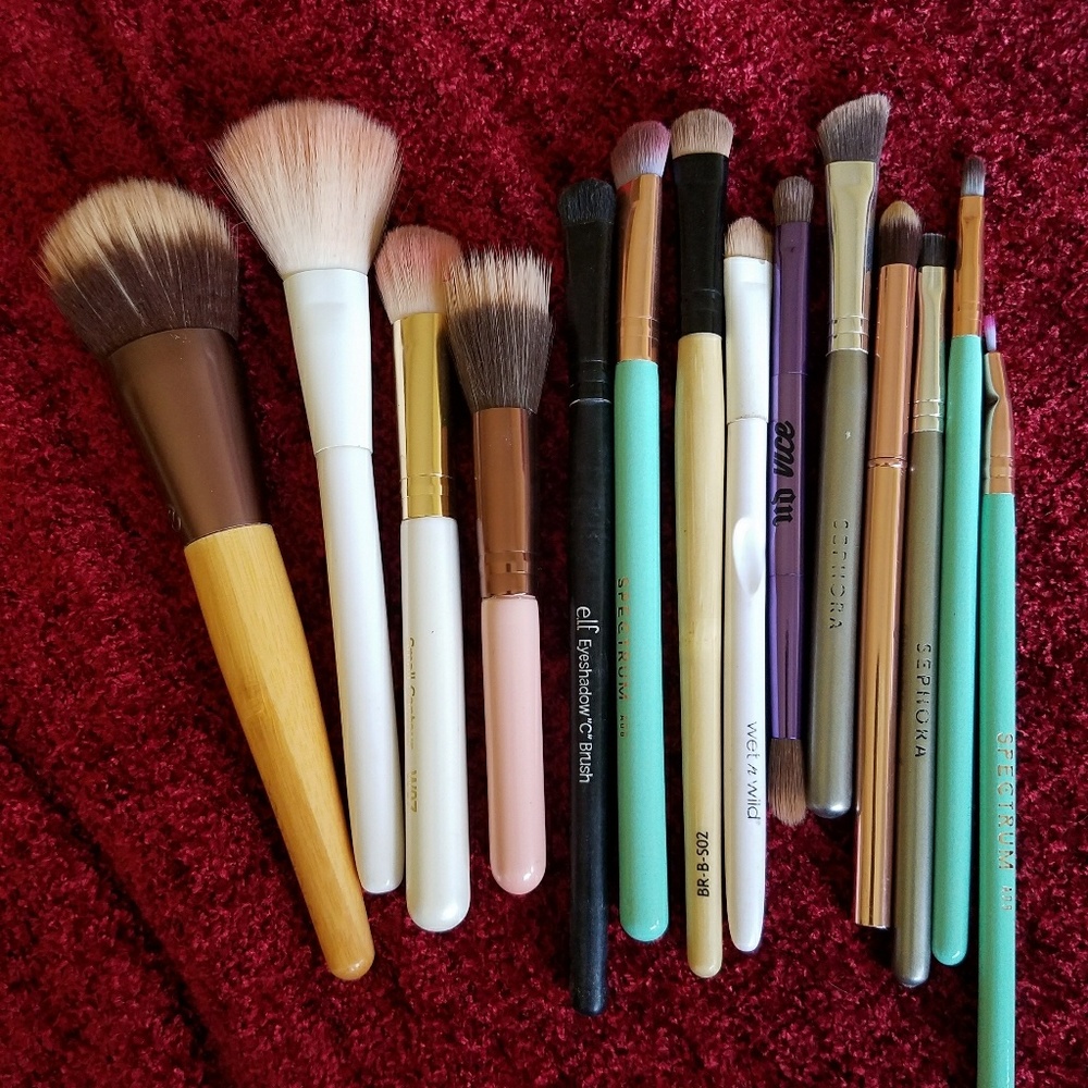 Makeup brush bundle