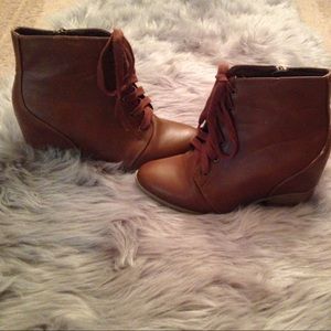 Must go! Brown wedge booties