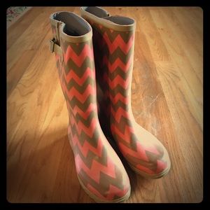 Chevron rain boots