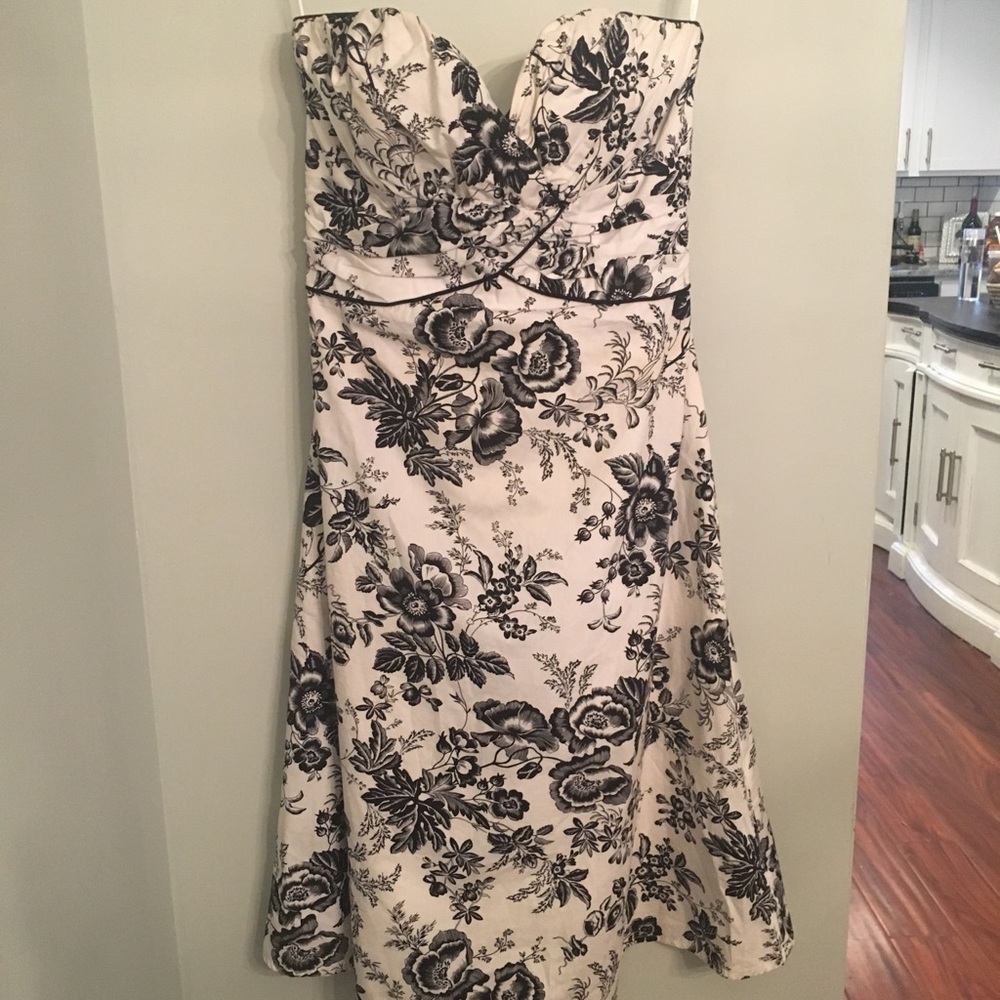 White House Black Market strapless dress