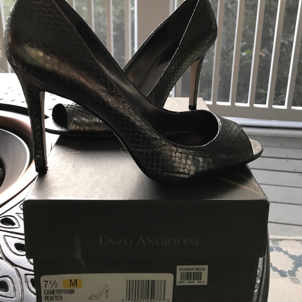 Enzo Angiolini open toes pumps
