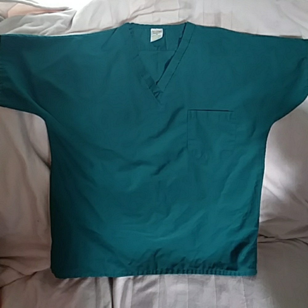 Fashion Seal scrub top