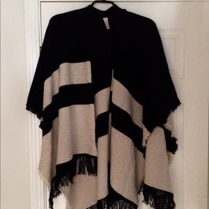 Loft poncho