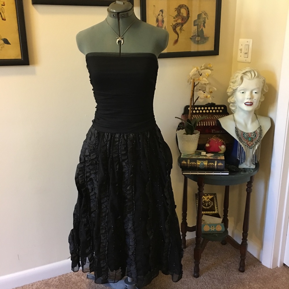 Black strapless formal dress