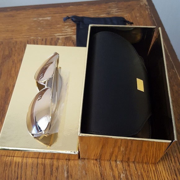 New 18k Gold Dolce and Gabbana sunglasses main image 4