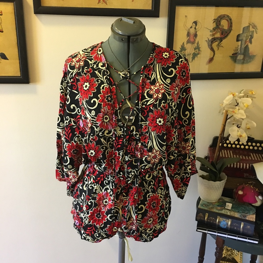 💔SOLD 💔Donating soon 💚BOGO Paisley romper - Picture 1 of 5