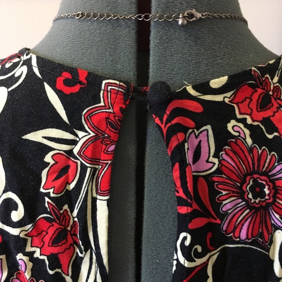 💔SOLD 💔Donating soon 💚BOGO Paisley romper - Picture 5 of 5