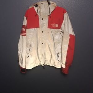 Authentic Parka Supreme x North Face Reflective.