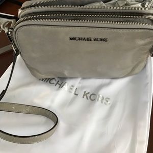 Michael Kors cross body grey leather purse Michael Kors cross body grey leather purse