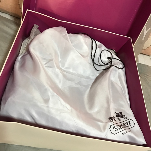 Coach handbag - Picture 3 of 8