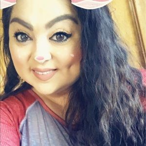 Meet your Posher, Cinthia