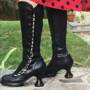 Fleuvog mini sugar boots, black, size 9