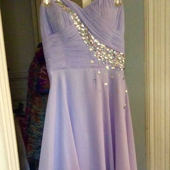 Beautiful Lavender Prom Dress - Picture 2 of 3