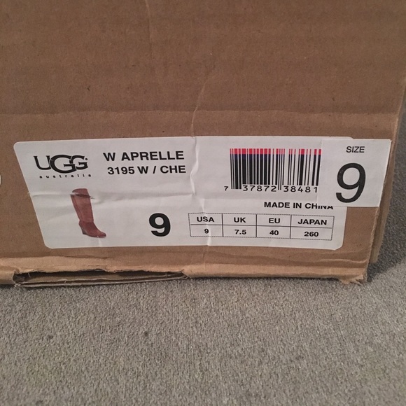 UGG Aprelle in Chesnut Boot - Picture 7 of 7