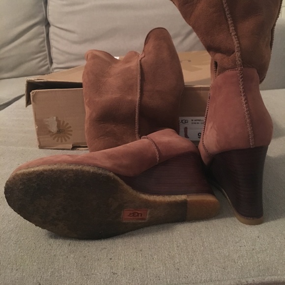 UGG Aprelle in Chesnut Boot - Picture 6 of 7