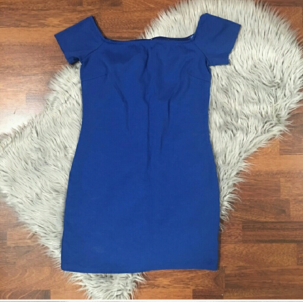 Fabulous off the shoulder form fitting dress