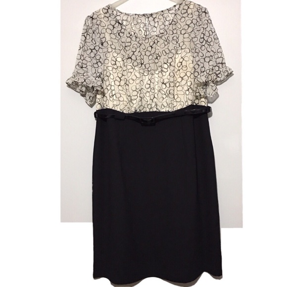 Dress Barn Dresses & Skirts - Dress Barn Plus Black/White Circle Belted Dress