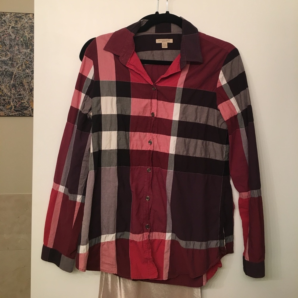 Burberry button-up in red, light wear, great fit