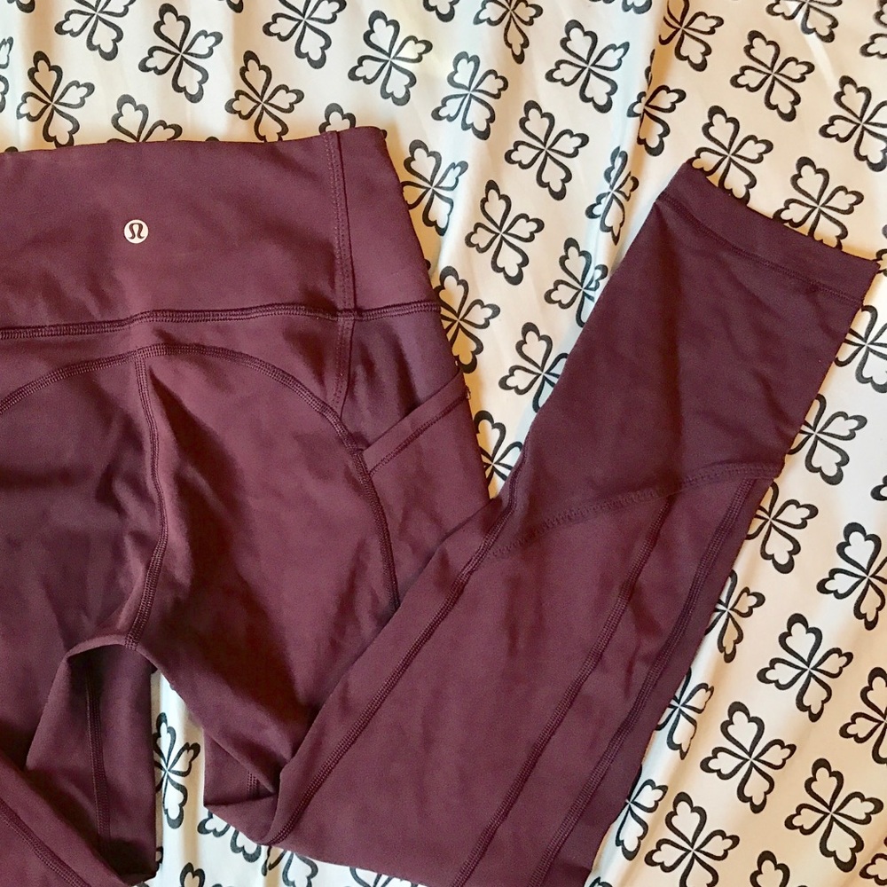 Lululemon maroon 7/8 length leggings