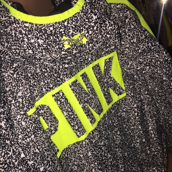 Pink wind breaker - Picture 6 of 6