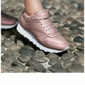 Reebok pearlised sneakers Reebok pearlised sneakers