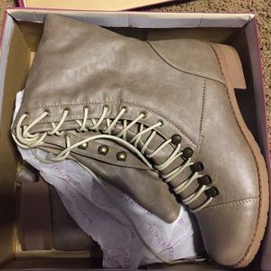 Taupe, Bamboo brand, lace up boots