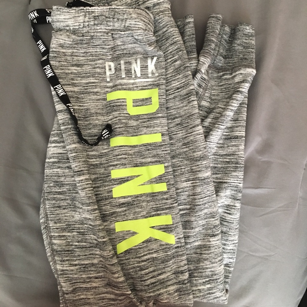 {🌸SOLD🌸}PINK VS Sweatpants