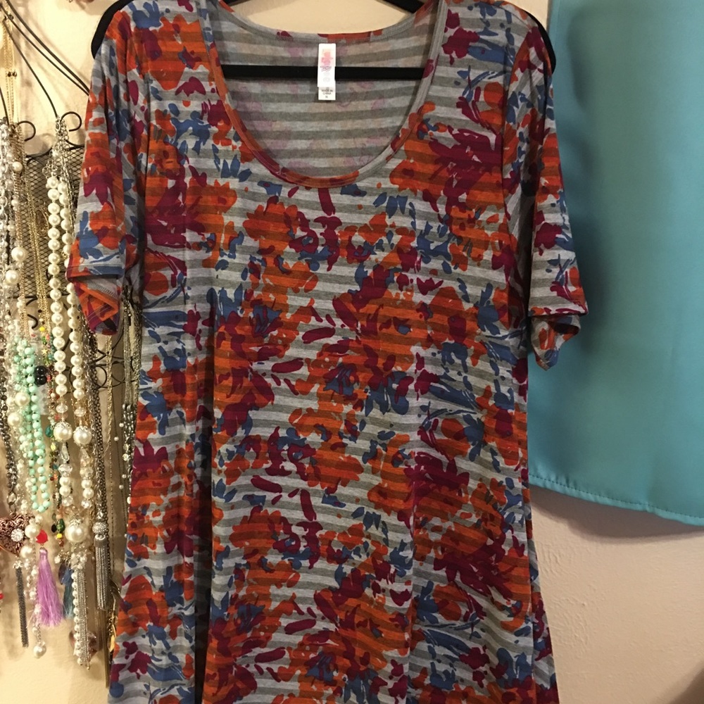 Lularoe Perfect Tee - image 1