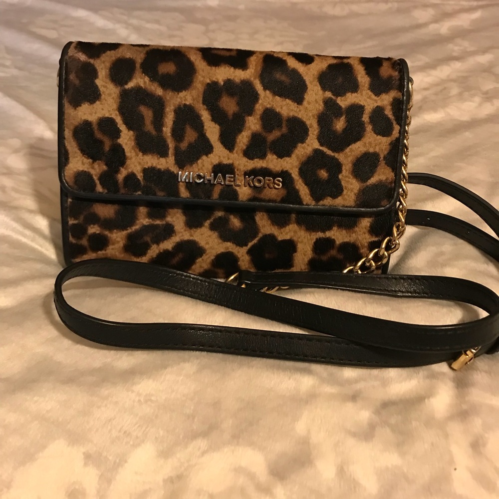 Michael Kors cheetah clutch - Picture 2 of 4