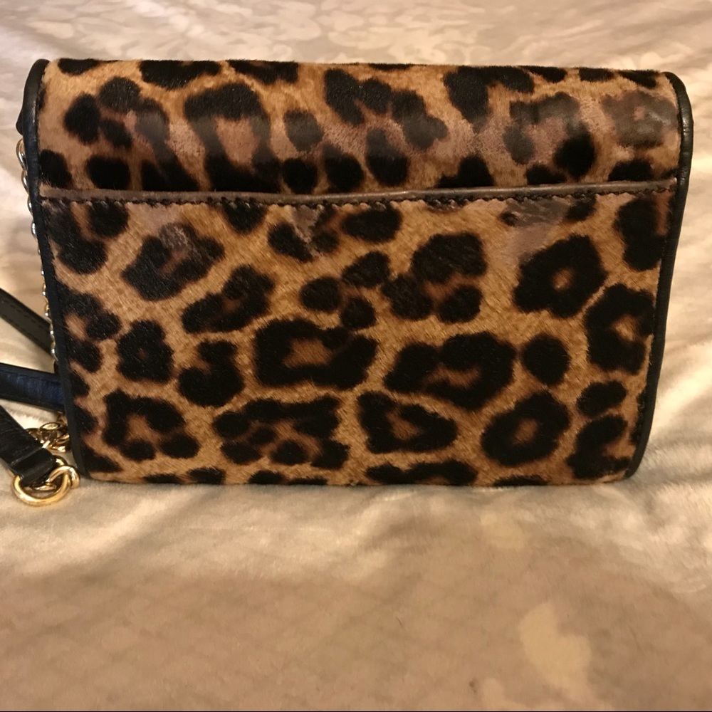 Michael Kors cheetah clutch - Picture 3 of 4