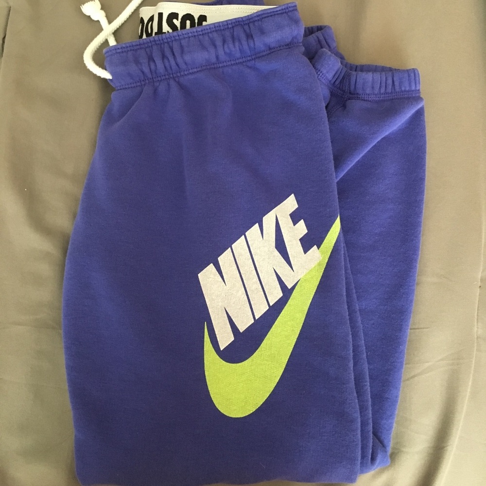 {🌸SOLD🌸} NIKE Sweatpants