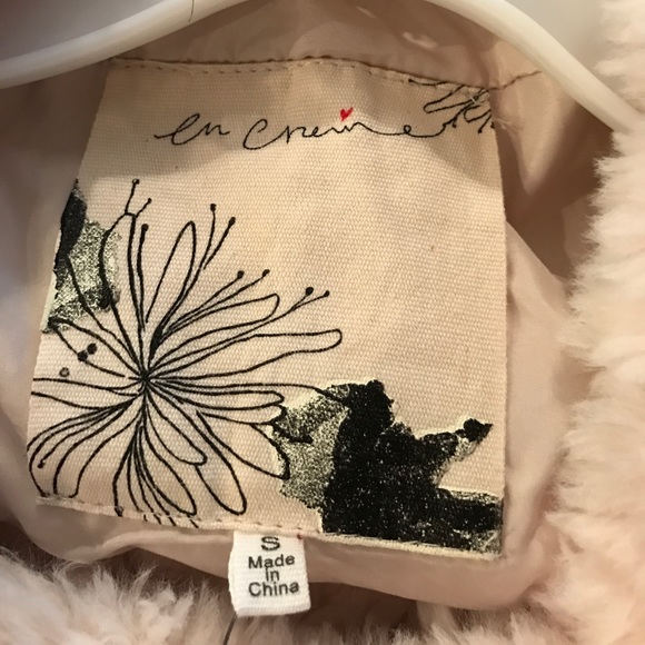 en creme fluffy jacket - Picture 6 of 7