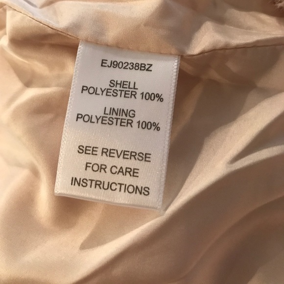 en creme fluffy jacket - Picture 7 of 7