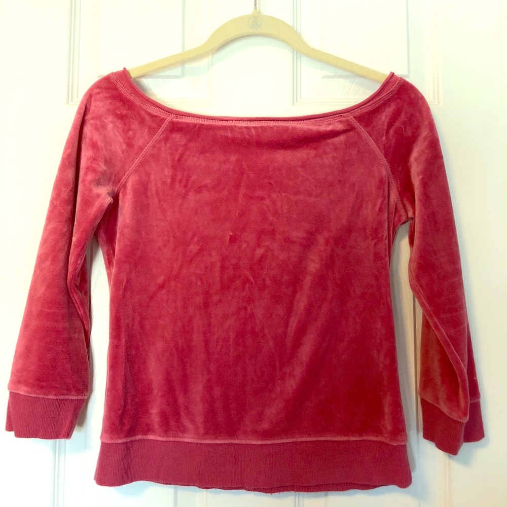 Cotton velour off shoulder shirt.