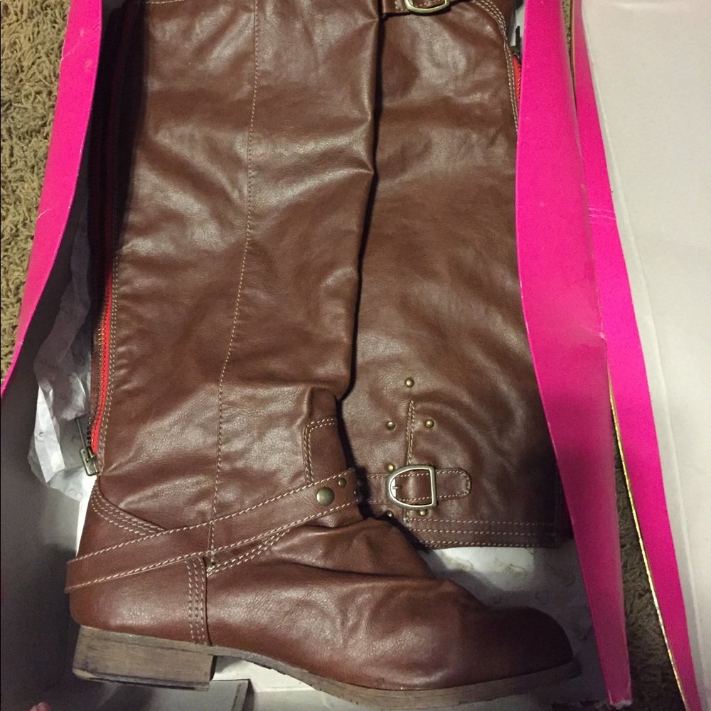 Candie brand, brown boots