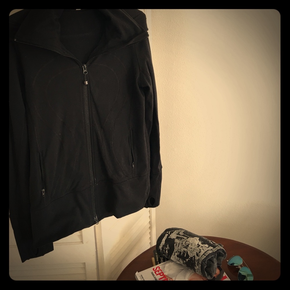 Black Lululemon Hoodie/Jacket