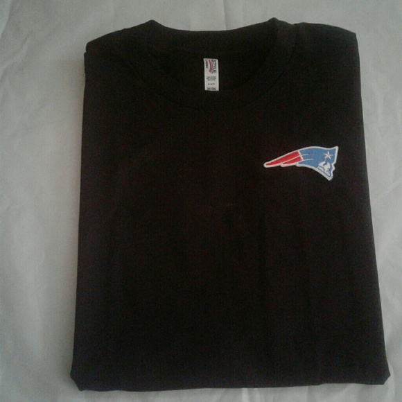 New England Patriots shirt & beanie bundle. - Picture 2 of 2