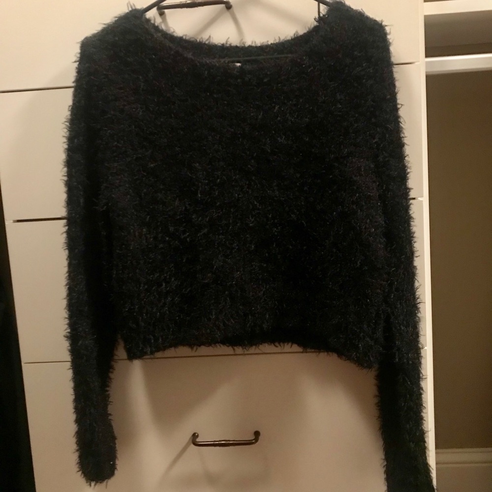 Fuzzy cropped sweater