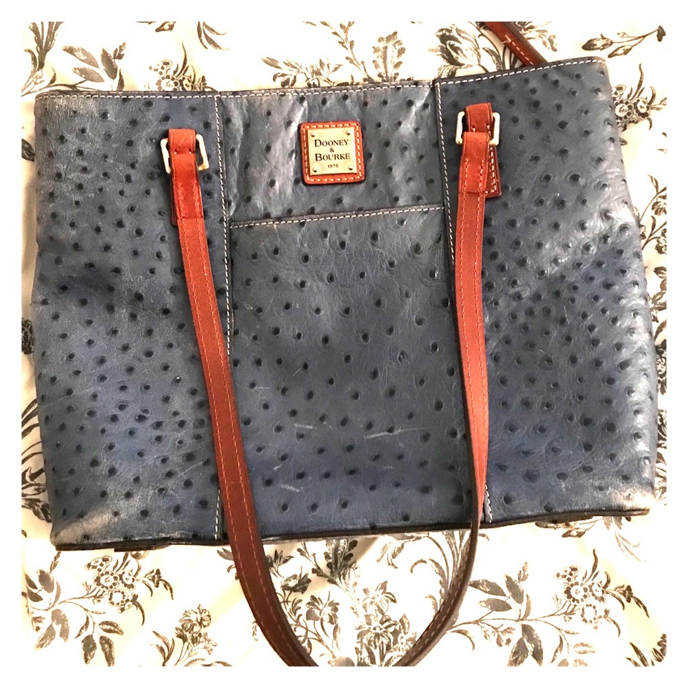 Dooney & Bourke bag 👛