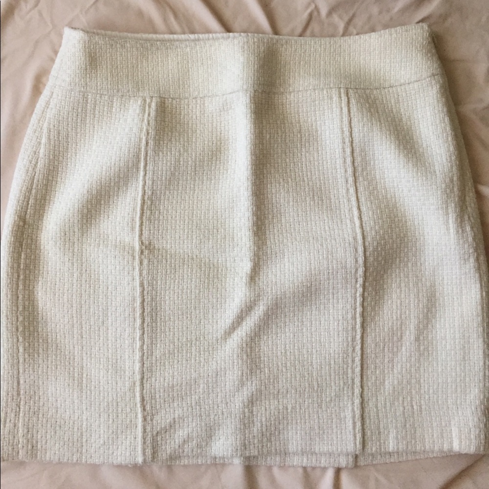 White Tweed Banana Republic Skirt Petite size 4
