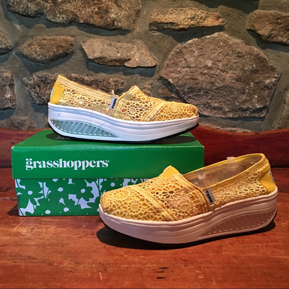 Grasshopper Minika yellow walking shoes Size36(6US