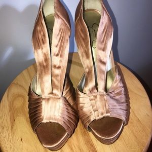 Fancy pumps